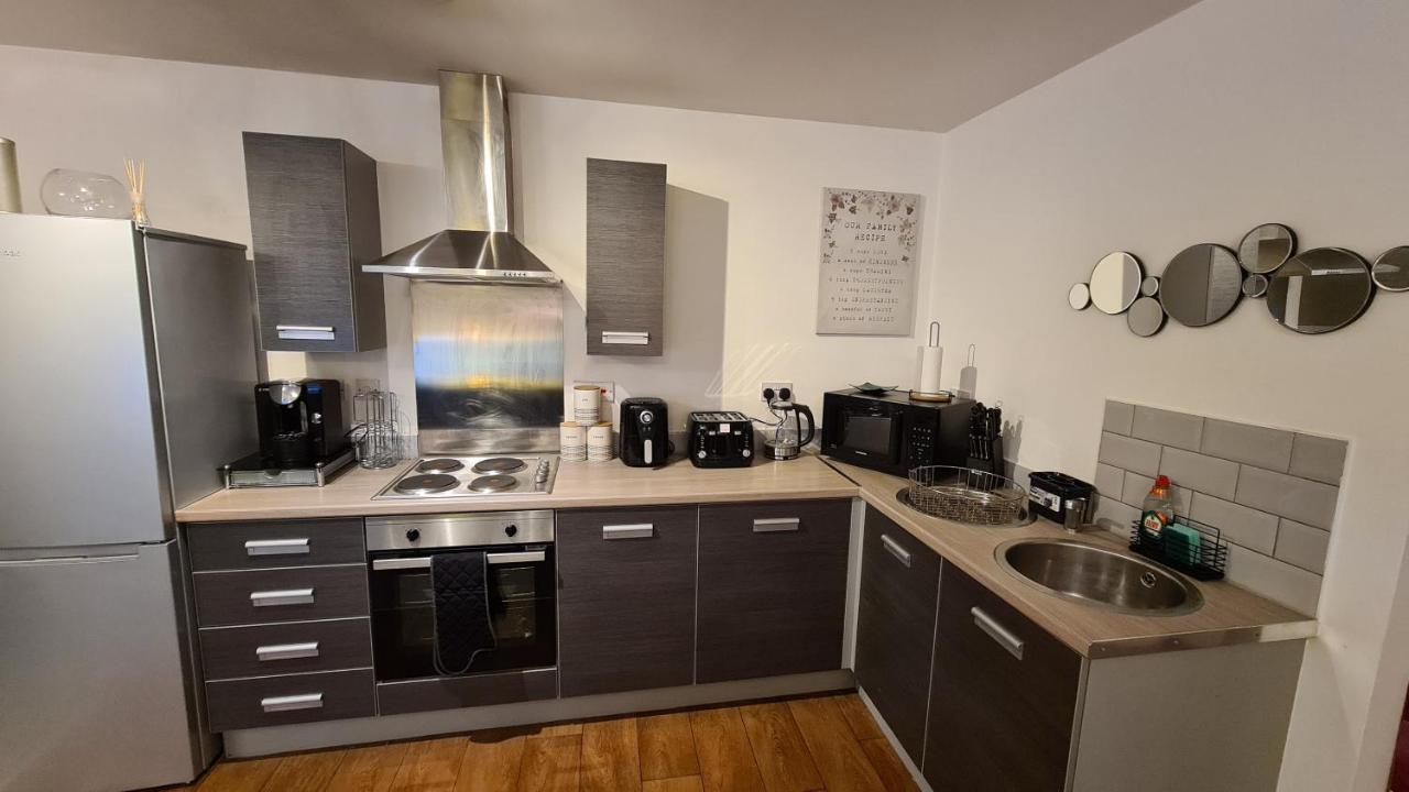 Luxury 2 Bed Apt With Free Wi-Fi & Parking Manchester Exterior foto